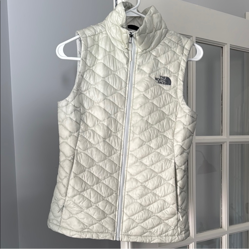The North Face White Quilted Vest Lightweight Insulated
